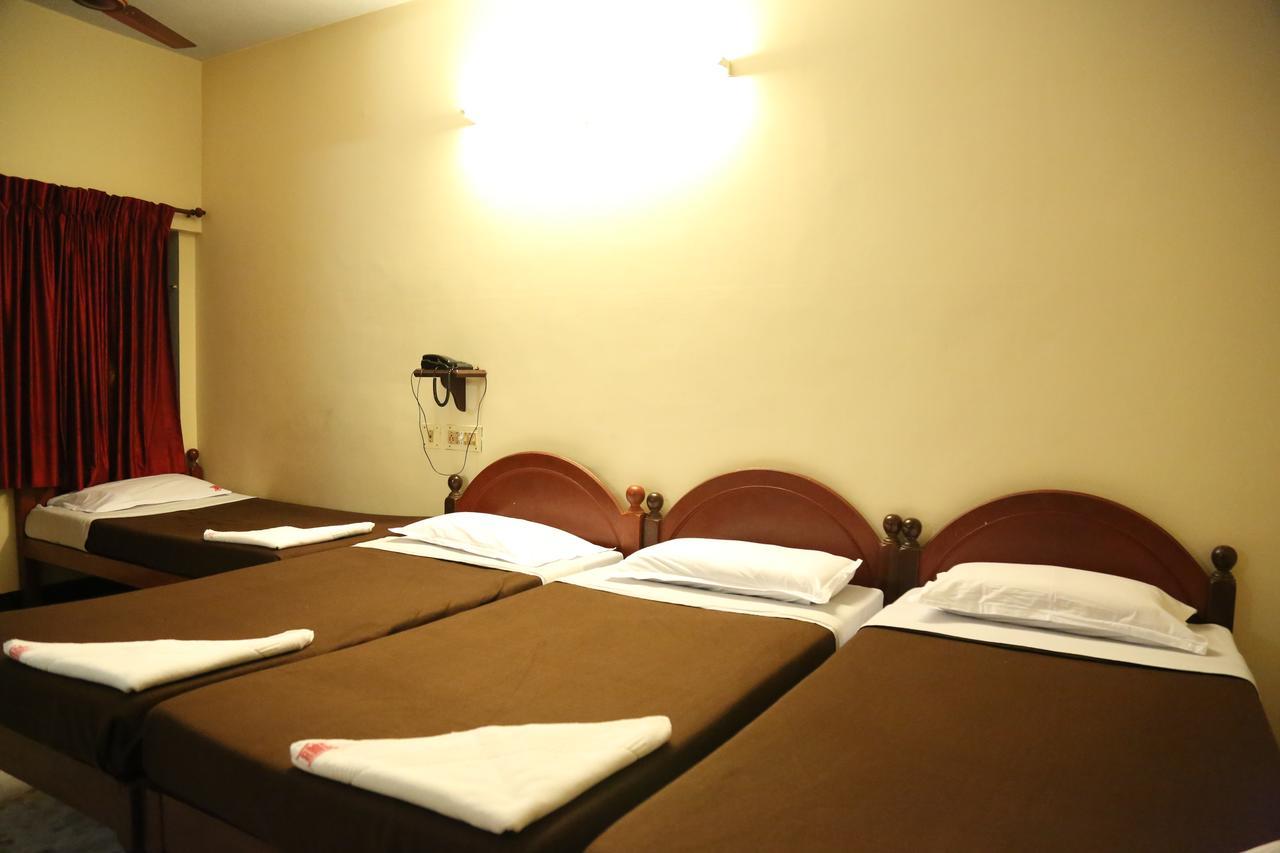 Rmc Travellers Inn Madrás Habitación foto